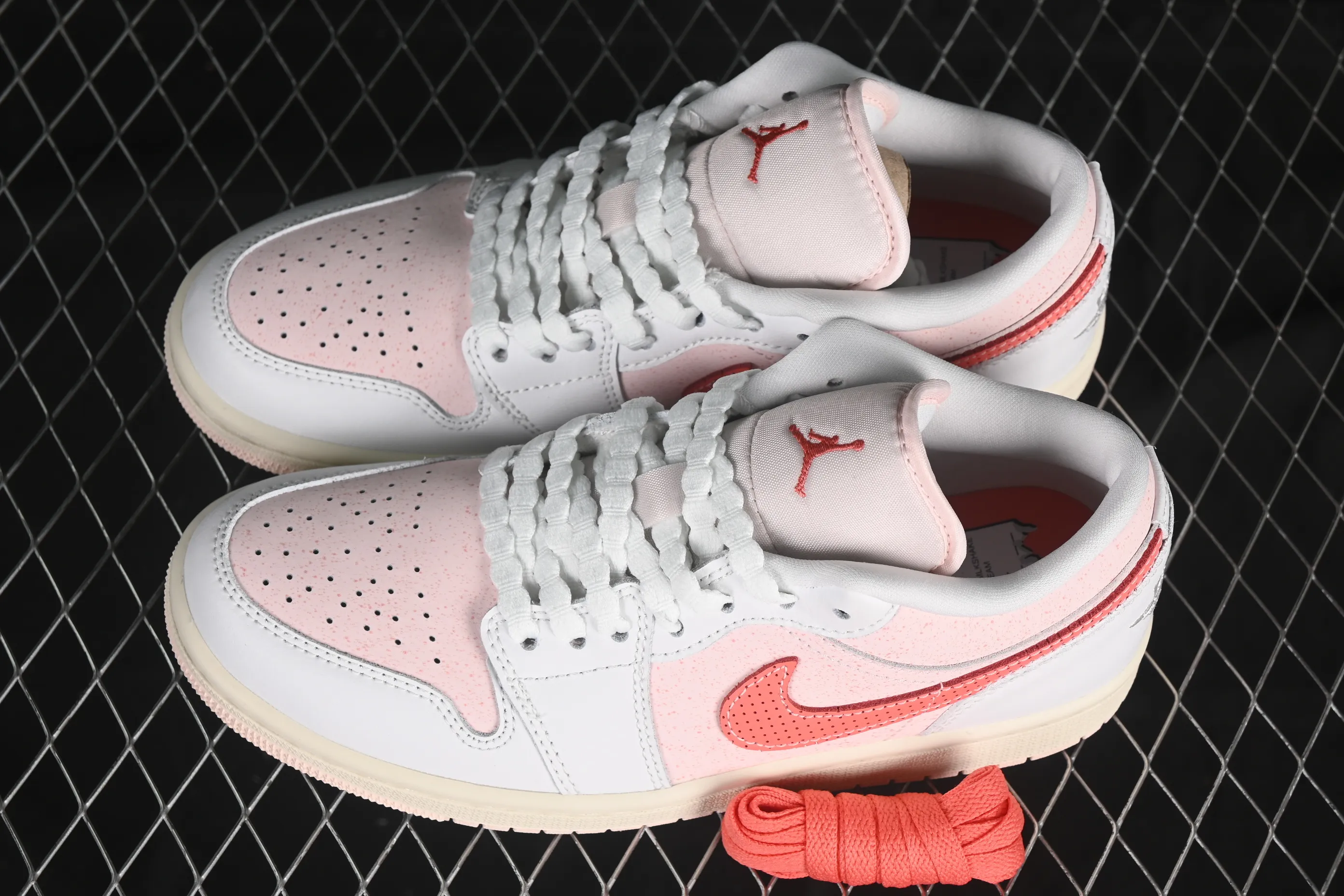 All categories Air Jordan Jordan series basketball shoes Air Jordan 1 Low G version pure original Air Jordan 1 Low AJ1 Joe 1 white pink low-top cultural leisure sports shoes IB8156-133